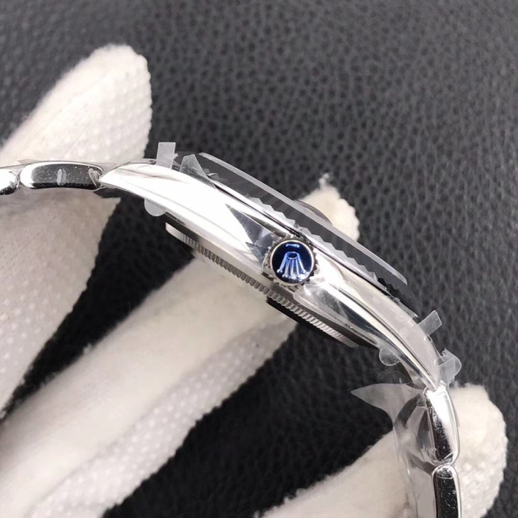 勞力士1比1復刻日誌錶 vs勞力士日誌型 126334 灰盤￥4580-高仿錶