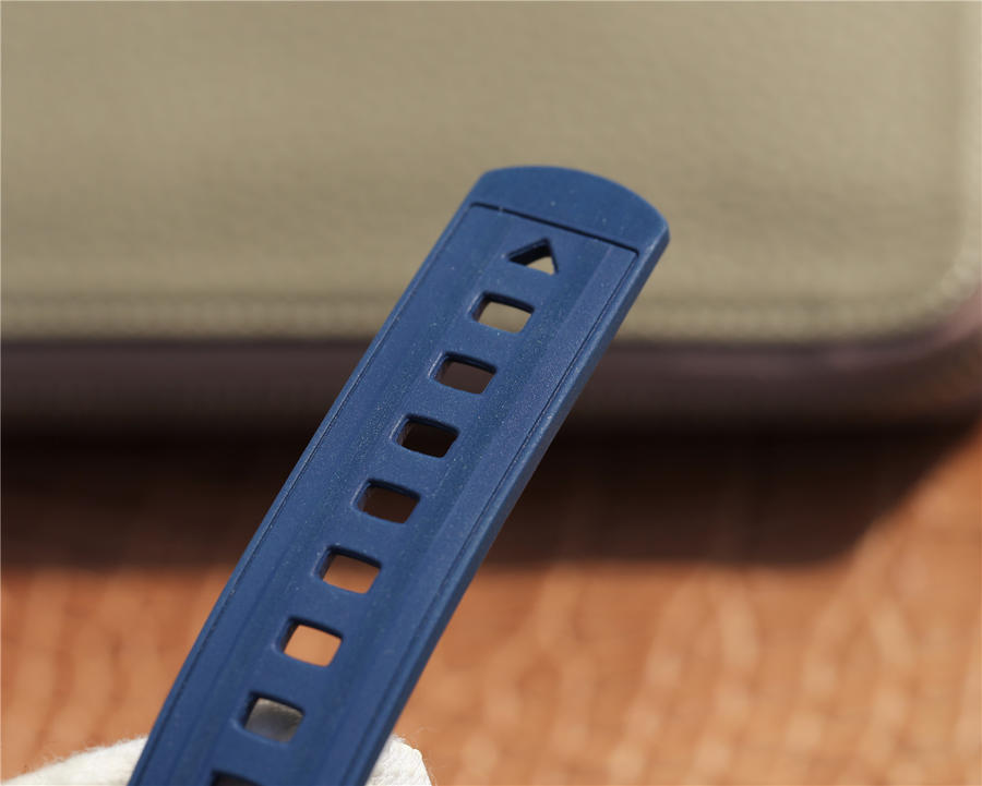 歐米茄海馬300藍色復刻手錶 OM歐米茄海馬210.22.42.20.03.001￥3880-高仿錶