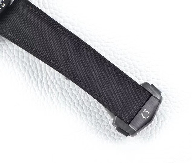 歐米茄超霸月之暗面復刻手錶錶 OM廠歐米茄超霸繫列V2版311.92.44.51.01.003¥4880-高仿錶 歐米茄超霸月之暗面復刻手錶錶 OM廠歐米茄超霸繫列V2版311.92.44.51.01.003¥4880-高仿錶