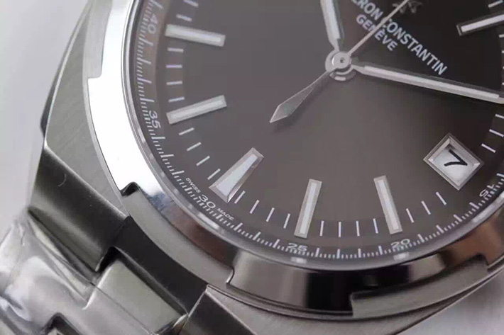 江詩丹頓Vacheron ConstantinOverseas縱橫四海繫列4500V/110A-B146 棕面 男士￥3480-高仿錶