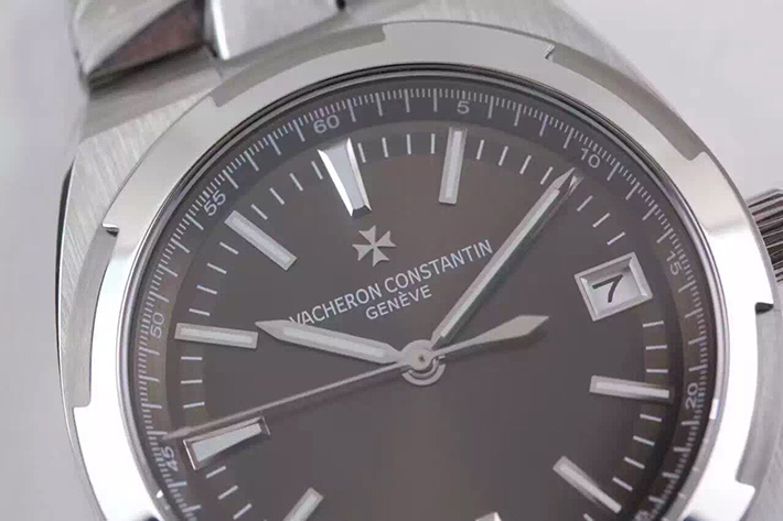 江詩丹頓Vacheron ConstantinOverseas縱橫四海繫列4500V/110A-B146 棕面 男士￥3480-高仿錶