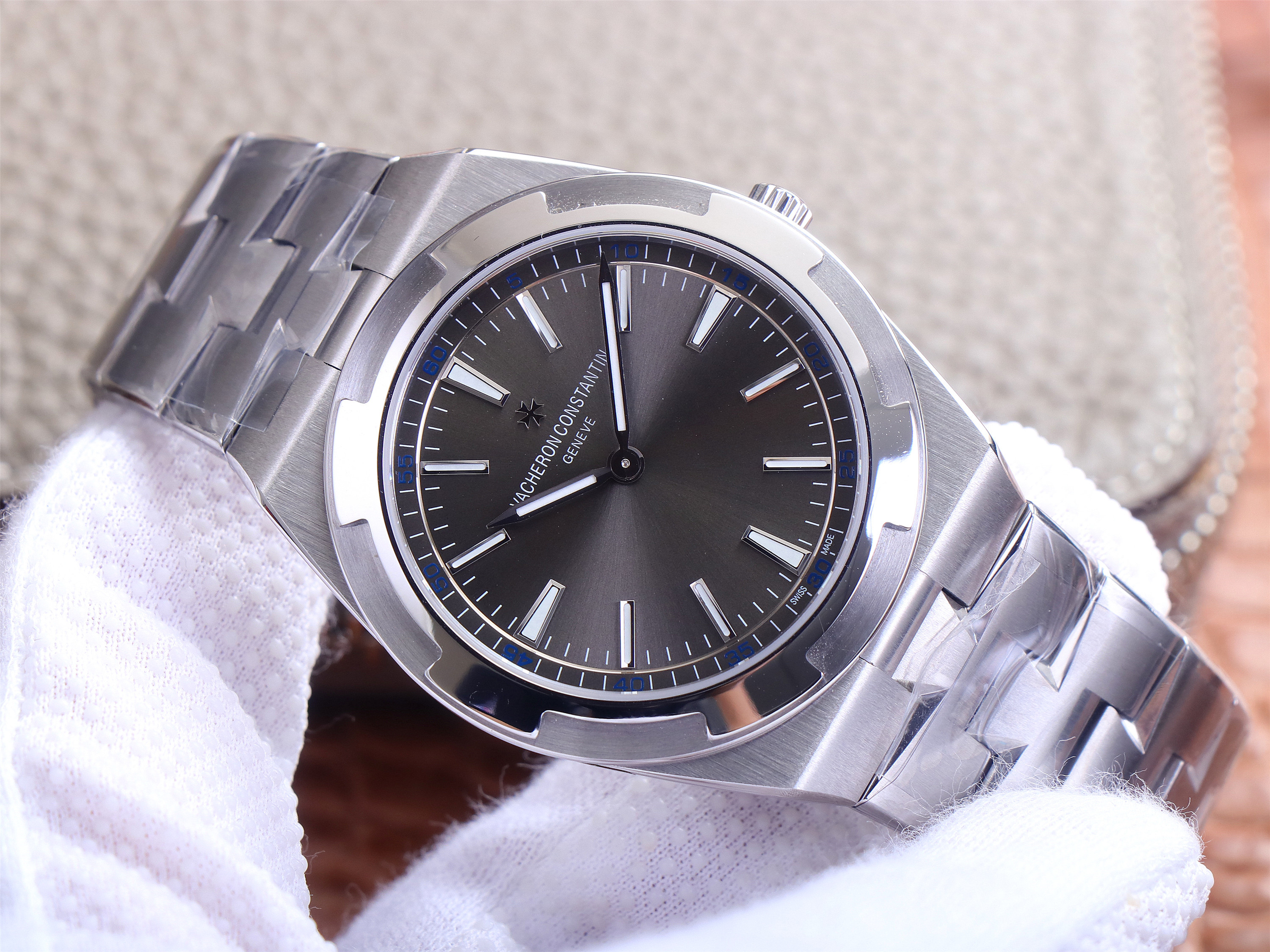 江詩丹頓縱橫四海一比一一比一高仿 xf廠出品江詩丹頓2000V/120G-B122 灰盤￥4580-高仿錶