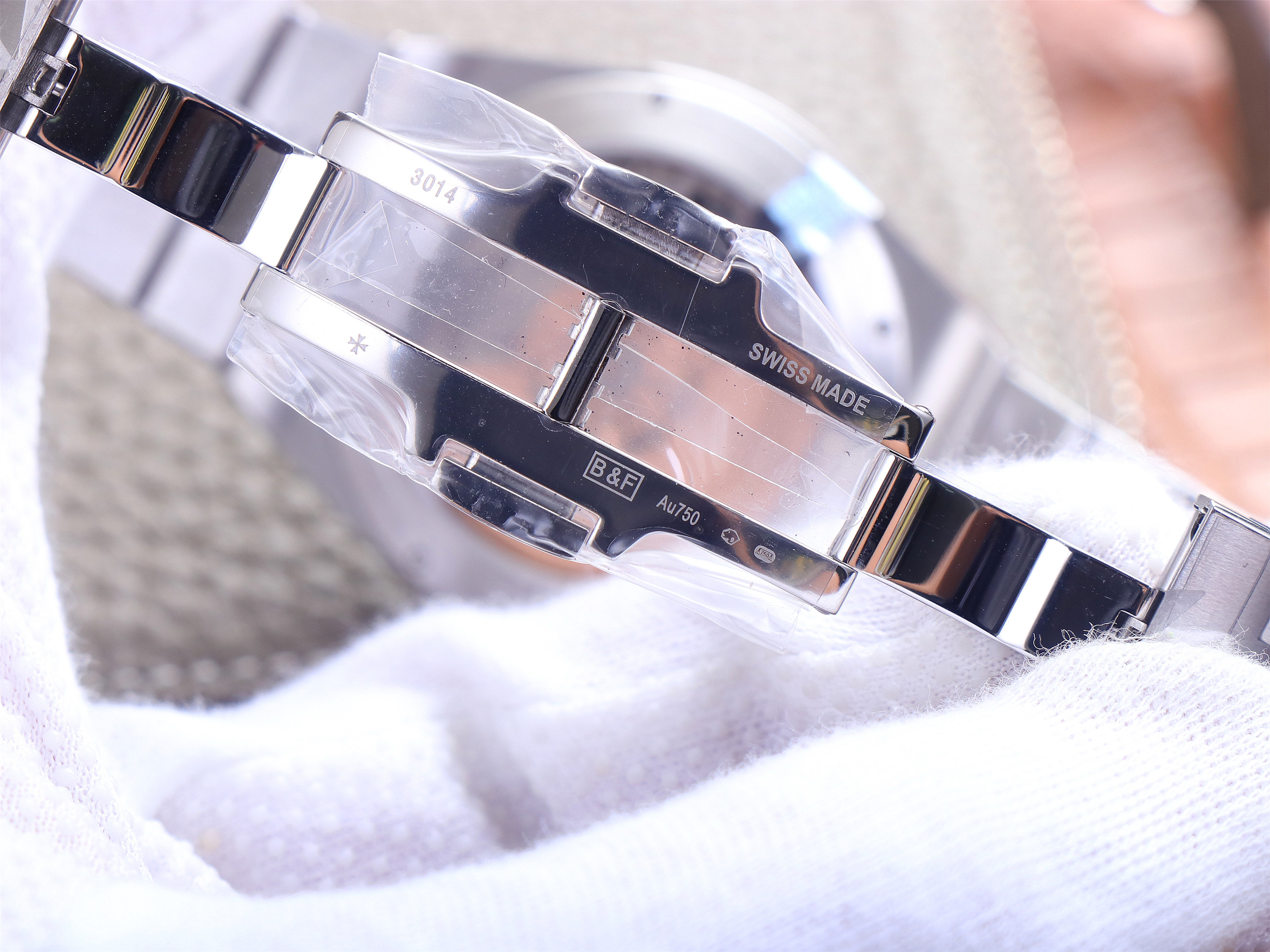 江詩丹頓縱橫四海一比一一比一高仿 xf廠出品江詩丹頓2000V/120G-B122 灰盤￥4580-高仿錶