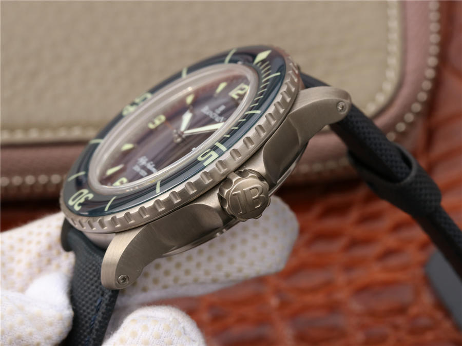 寶珀五十尋復刻手錶錶價格 ZF寶珀五十噚新款--寶珀5015-12B40-O52A¥4580-高仿錶 寶珀五十尋復刻手錶錶價格 ZF寶珀五十噚新款--寶珀5015-12B40-O52A¥4580-高仿錶