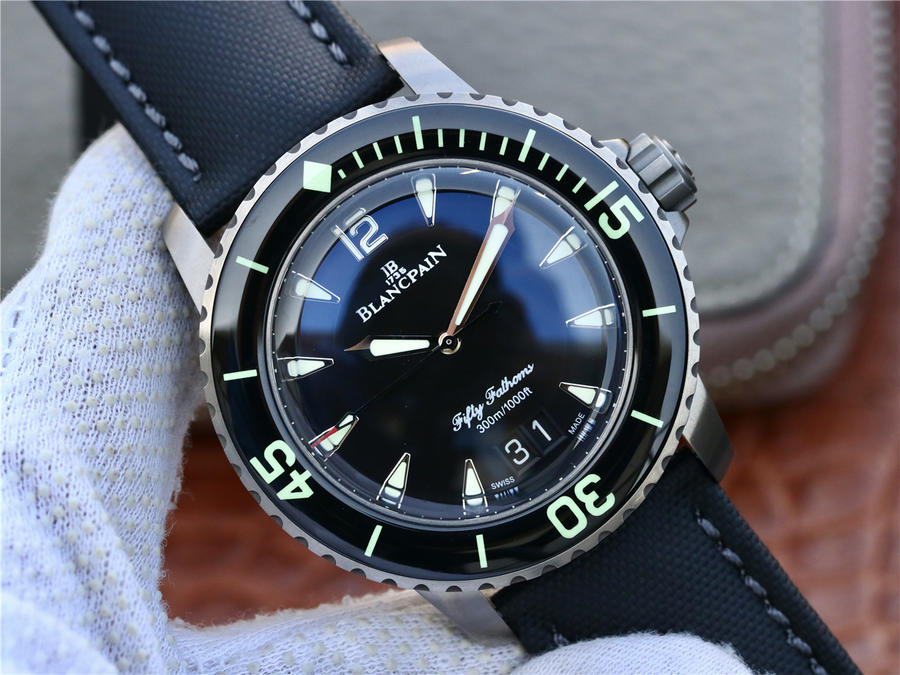 復刻手錶寶珀五十噚值得買嗎 HG寶珀全新的五十噚大日歴5050-12B30-B52A¥4580-高仿錶 復刻手錶寶珀五十噚值得買嗎 HG寶珀全新的五十噚大日歴5050-12B30-B52A¥4580-高仿錶