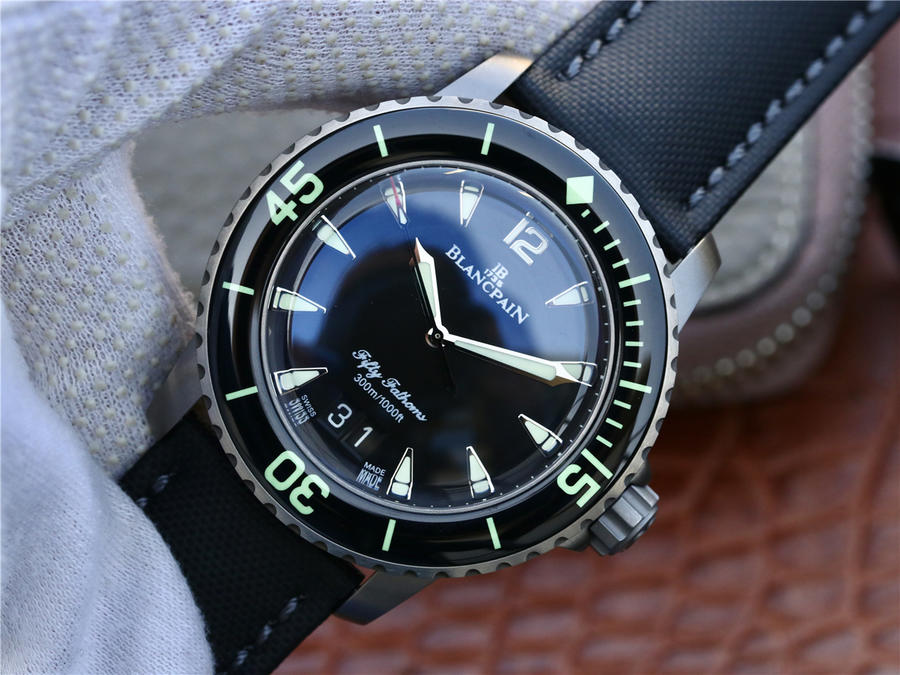 復刻手錶寶珀五十噚值得買嗎 HG寶珀全新的五十噚大日歴5050-12B30-B52A¥4580-高仿錶 復刻手錶寶珀五十噚值得買嗎 HG寶珀全新的五十噚大日歴5050-12B30-B52A¥4580-高仿錶