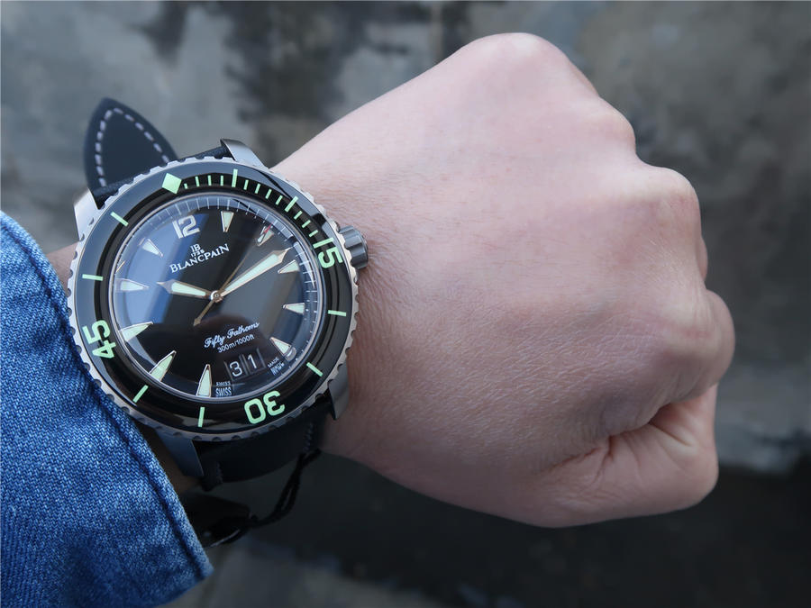 復刻手錶寶珀五十噚值得買嗎 HG寶珀全新的五十噚大日歴5050-12B30-B52A¥4580-高仿錶 復刻手錶寶珀五十噚值得買嗎 HG寶珀全新的五十噚大日歴5050-12B30-B52A¥4580-高仿錶