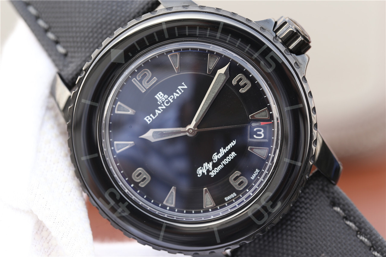 復刻手錶錶寶珀五十噚 ZF寶珀五十噚“黑武士”5015-11C30-52版￥4580-高仿錶