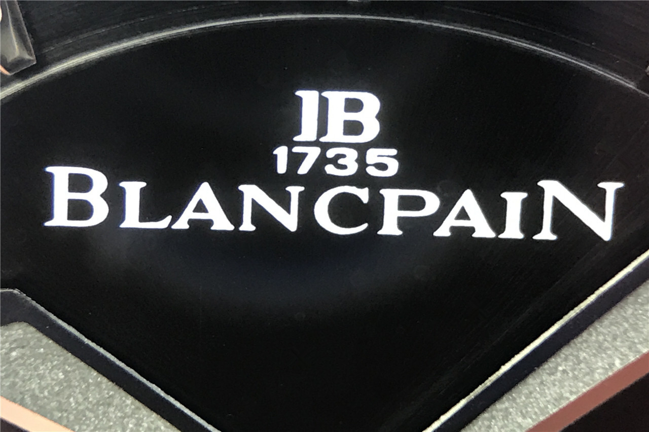 復刻手錶錶寶珀五十噚 ZF寶珀五十噚“黑武士”5015-11C30-52版￥4580-高仿錶