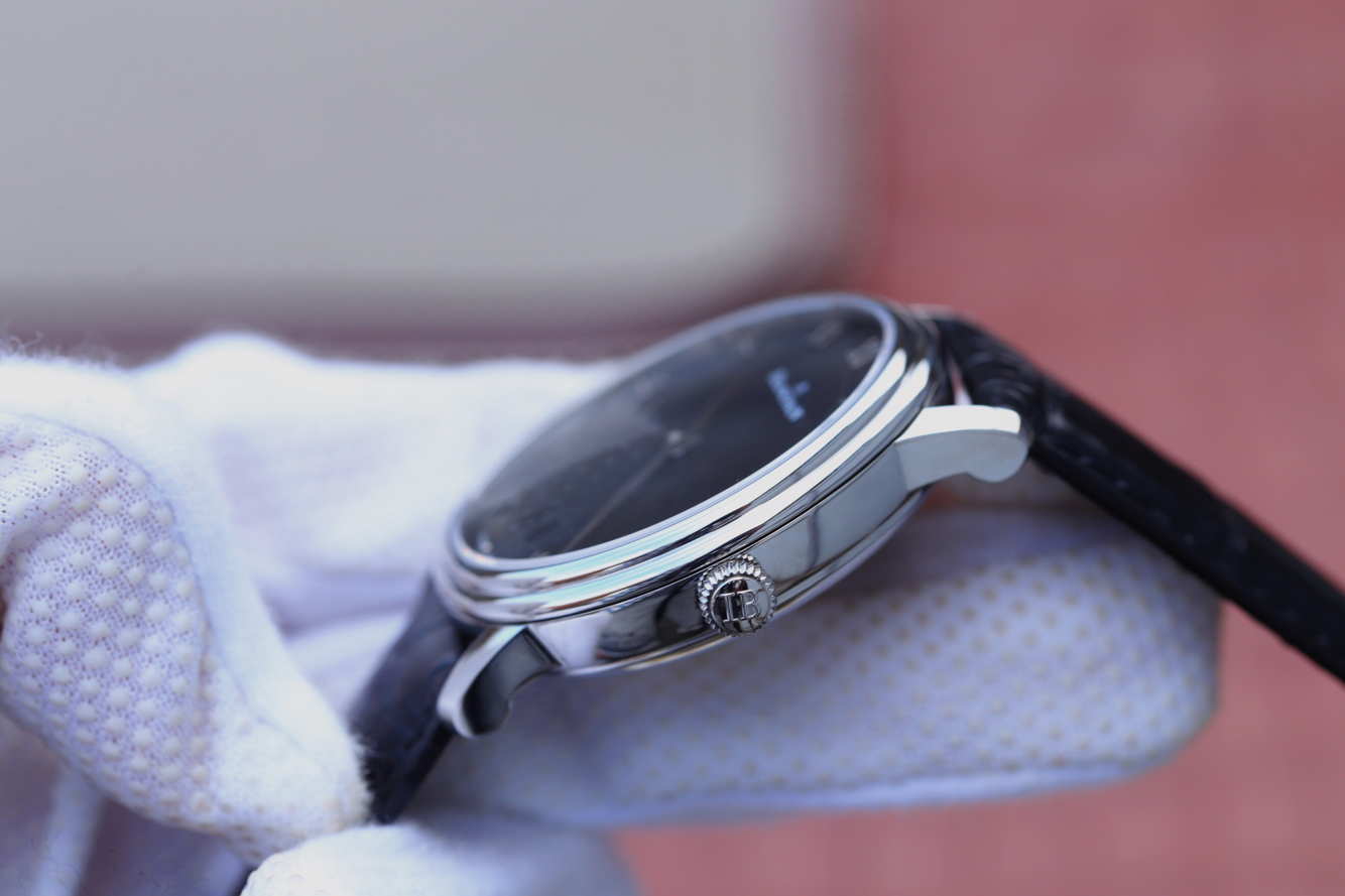 寶珀手錶精仿 寶珀經典繫列6669大日歴視窗腕錶￥3180-高仿錶