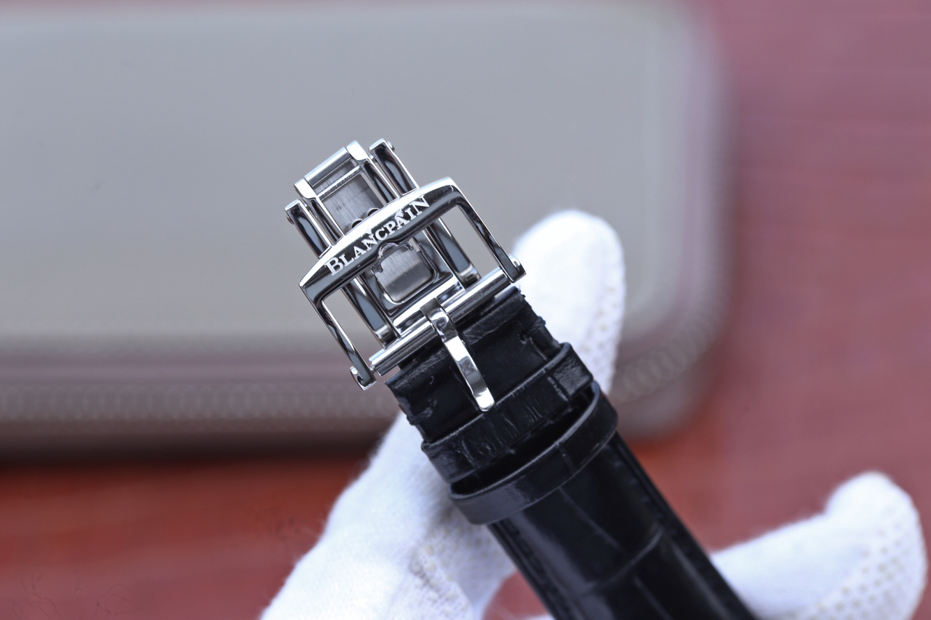 寶珀手錶精仿 寶珀經典繫列6669大日歴視窗腕錶￥3180-高仿錶