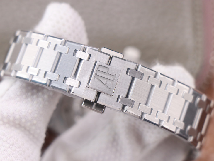 愛彼皇家橡樹哪家1比1復刻的好 15202 ZF愛彼15202ST.OO.1240ST.01￥3480-高仿錶