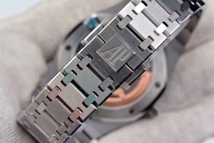 愛彼皇家橡樹錶1比1復刻 xf愛彼皇家橡樹繫列15202IP.OO.1240IP.01￥3980-高仿錶