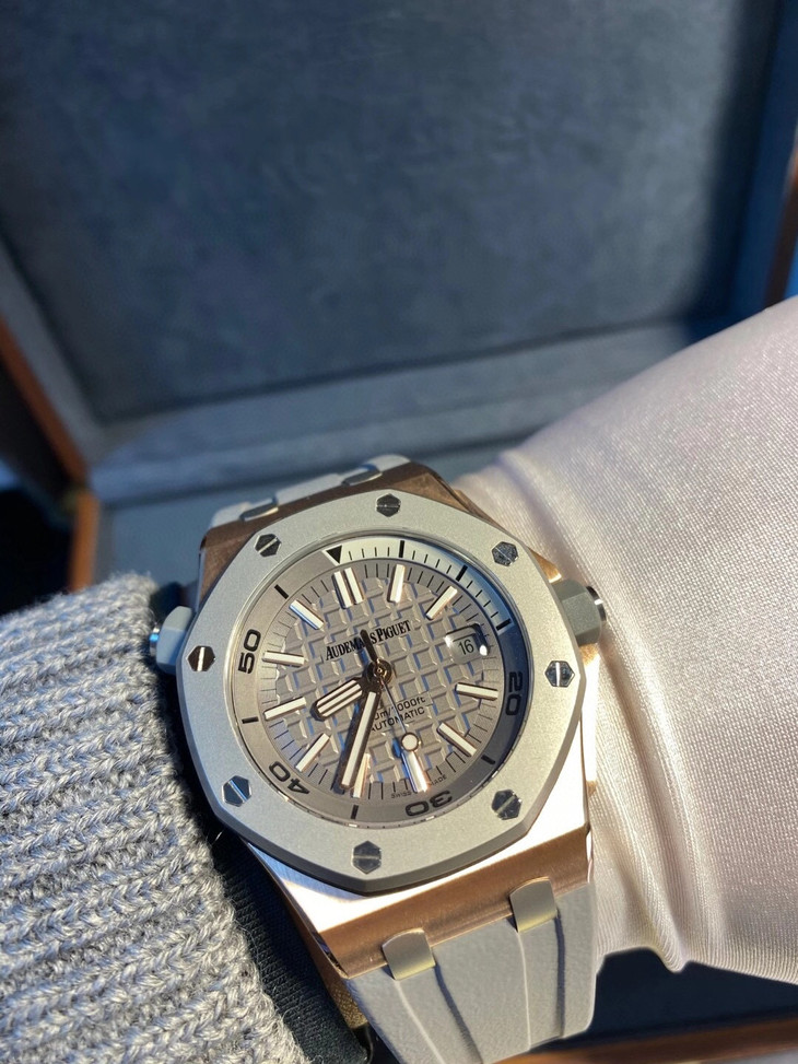 愛彼皇家橡樹離岸1比1復刻 AI愛彼皇家橡樹離岸型15711OI.OO.A006CA.01¥3480-高仿錶 愛彼皇家橡樹離岸1比1復刻 AI愛彼皇家橡樹離岸型15711OI.OO.A006CA.01¥3480-高仿錶