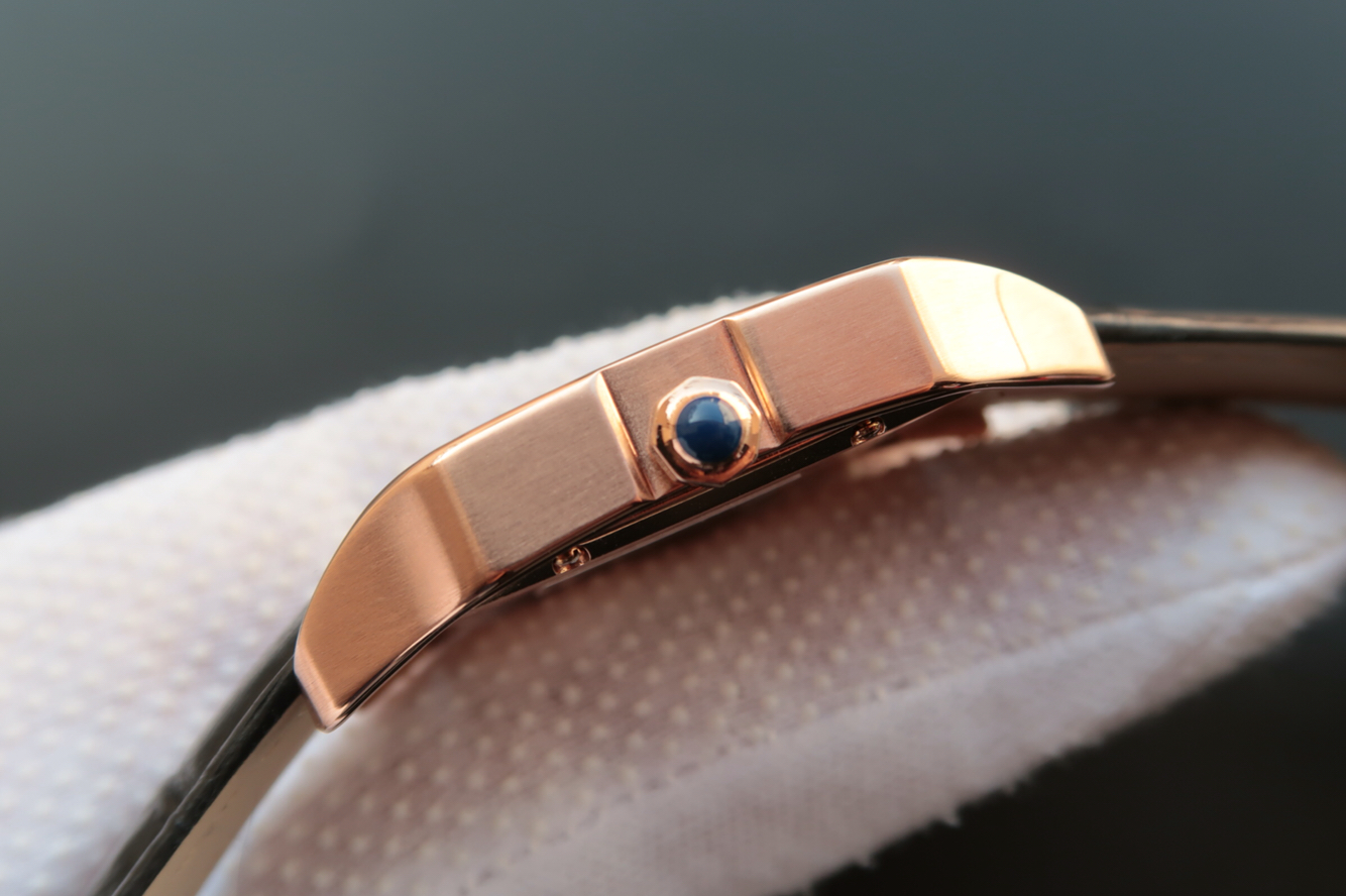 仿卡地亞山度士 V6卡地亞桑托斯（山度士）繫列WH100751中性￥3180-高仿錶