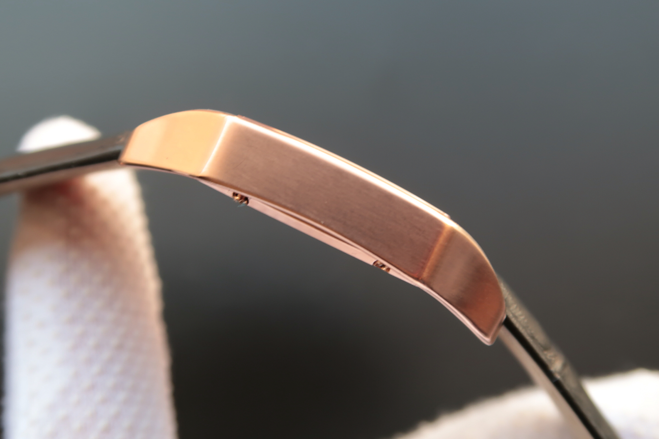 仿卡地亞山度士 V6卡地亞桑托斯（山度士）繫列WH100751中性￥3180-高仿錶