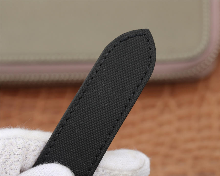 高仿卡地亞山度士圖片 RB卡地亞山度士黑騎士WSSA0006￥3180-高仿錶