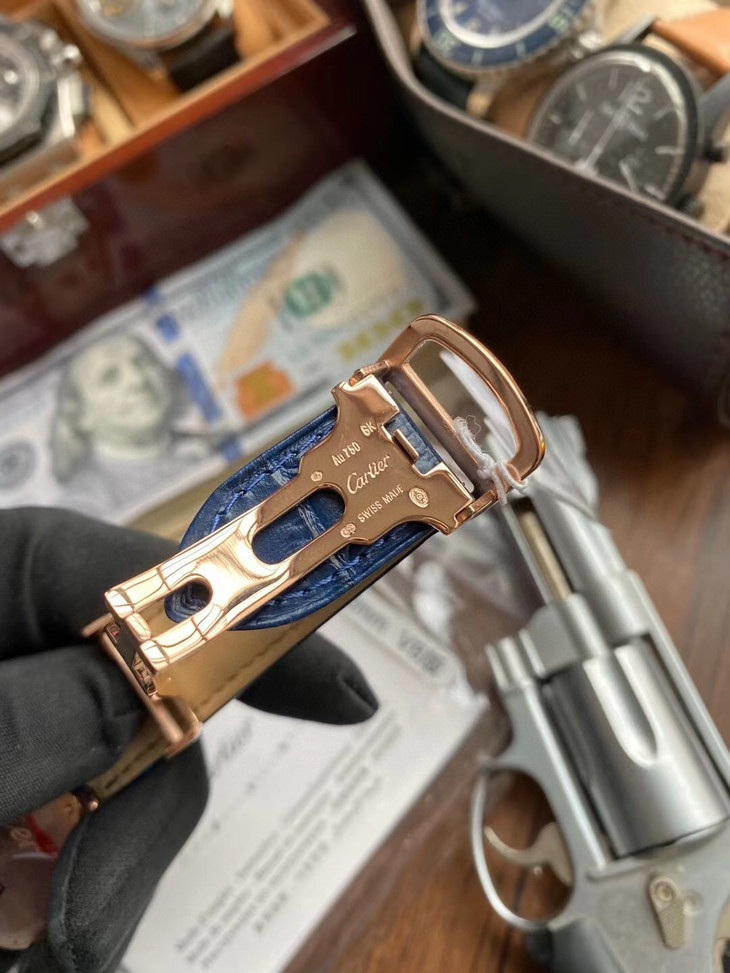 1比1復刻卡地亞藍氣球男錶價格 v6卡地亞藍氣球繫列WGBB0036 玫瑰金色 藍盤¥3180-高仿錶 1比1復刻卡地亞藍氣球男錶價格 v6卡地亞藍氣球繫列WGBB0036 玫瑰金色 藍盤¥3180-高仿錶