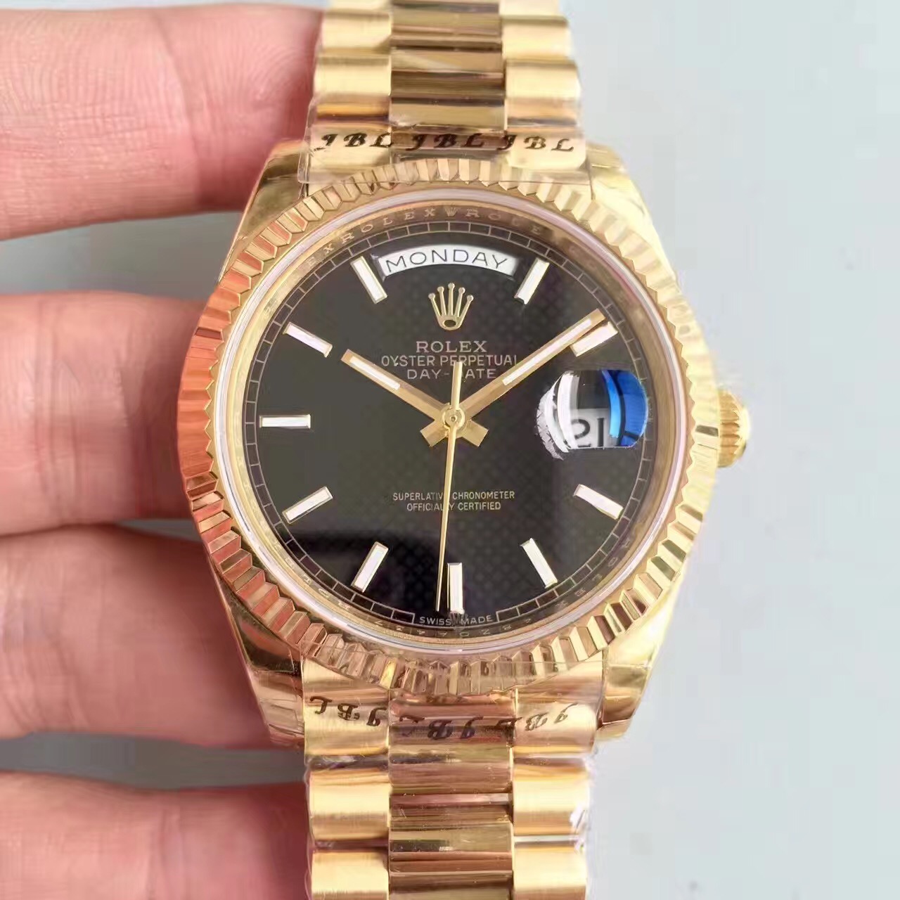 復刻一比一勞力士(Rolex)星期日歴型118238A-83208金錶全自動機械男錶-高仿錶 復刻一比一勞力士(Rolex)星期日歴型118238A-83208金錶全自動機械男錶-高仿錶