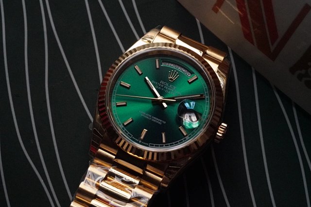 2021EW勞力士星期日誌型18k金綠面機械男士手錶 36毫米一比一復刻-高仿錶