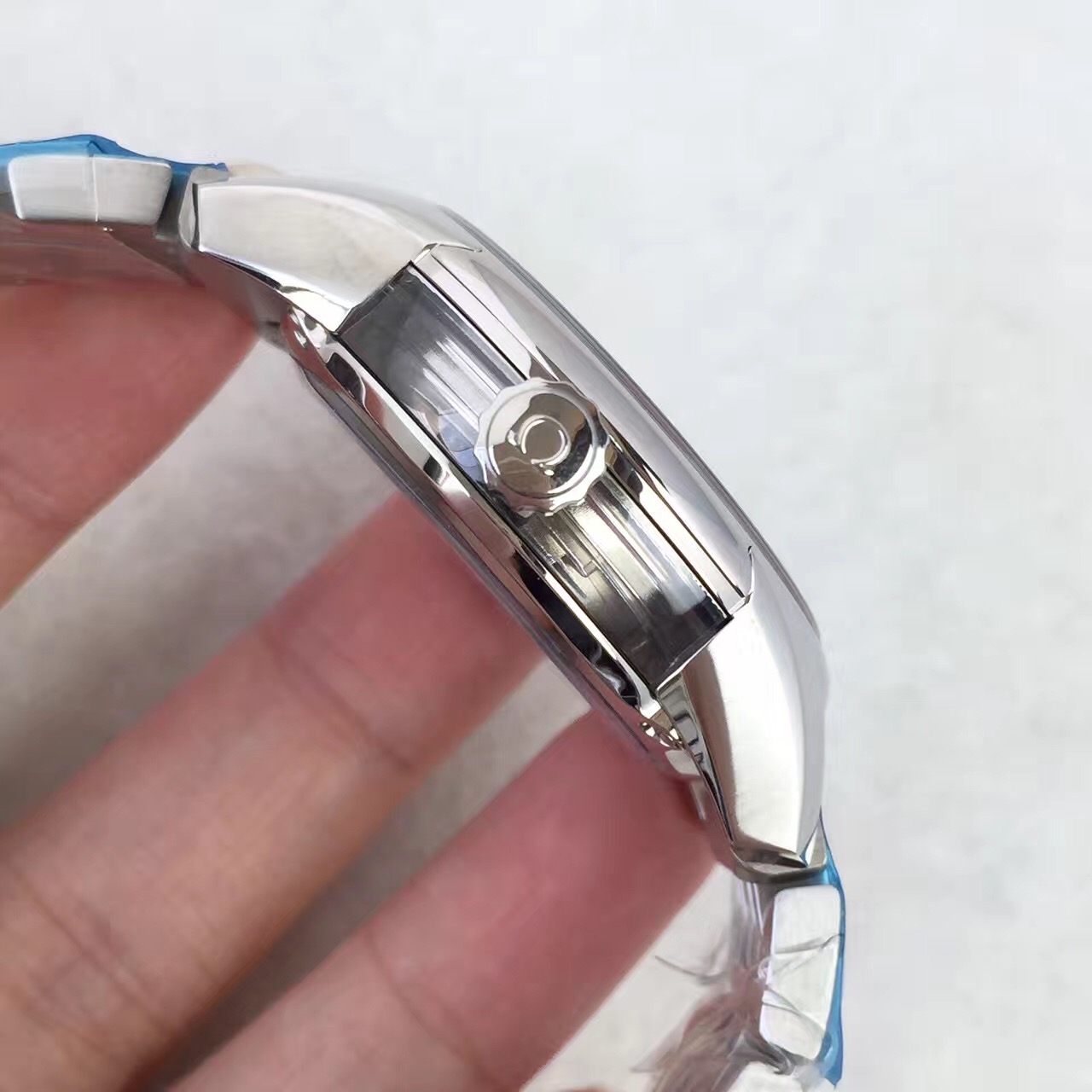 V6廠復刻歐米茄蝶飛繫列431.30.41.21.02.001一比一機械男錶側透-高仿錶