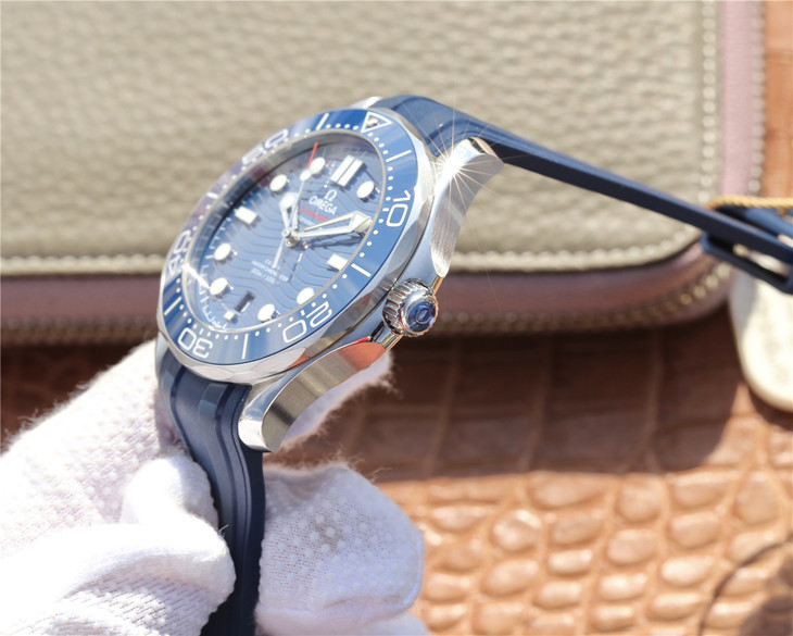 VS歐米茄海馬300米繫列升級V2版唯一與正品完全一致避震器的廠家-高仿錶