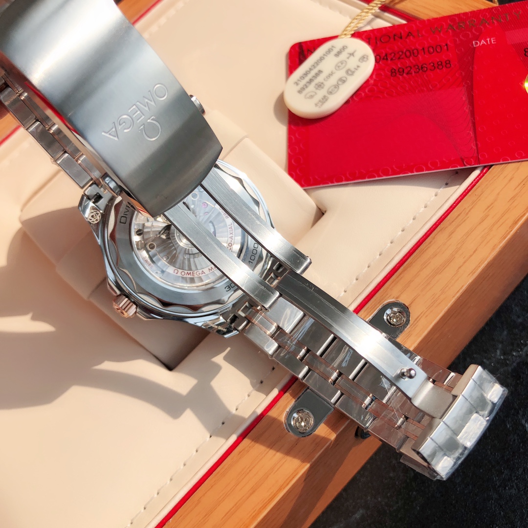 勞力士頂級版本高仿錶搭載獨有的原版一致8800機械機芯-高仿錶