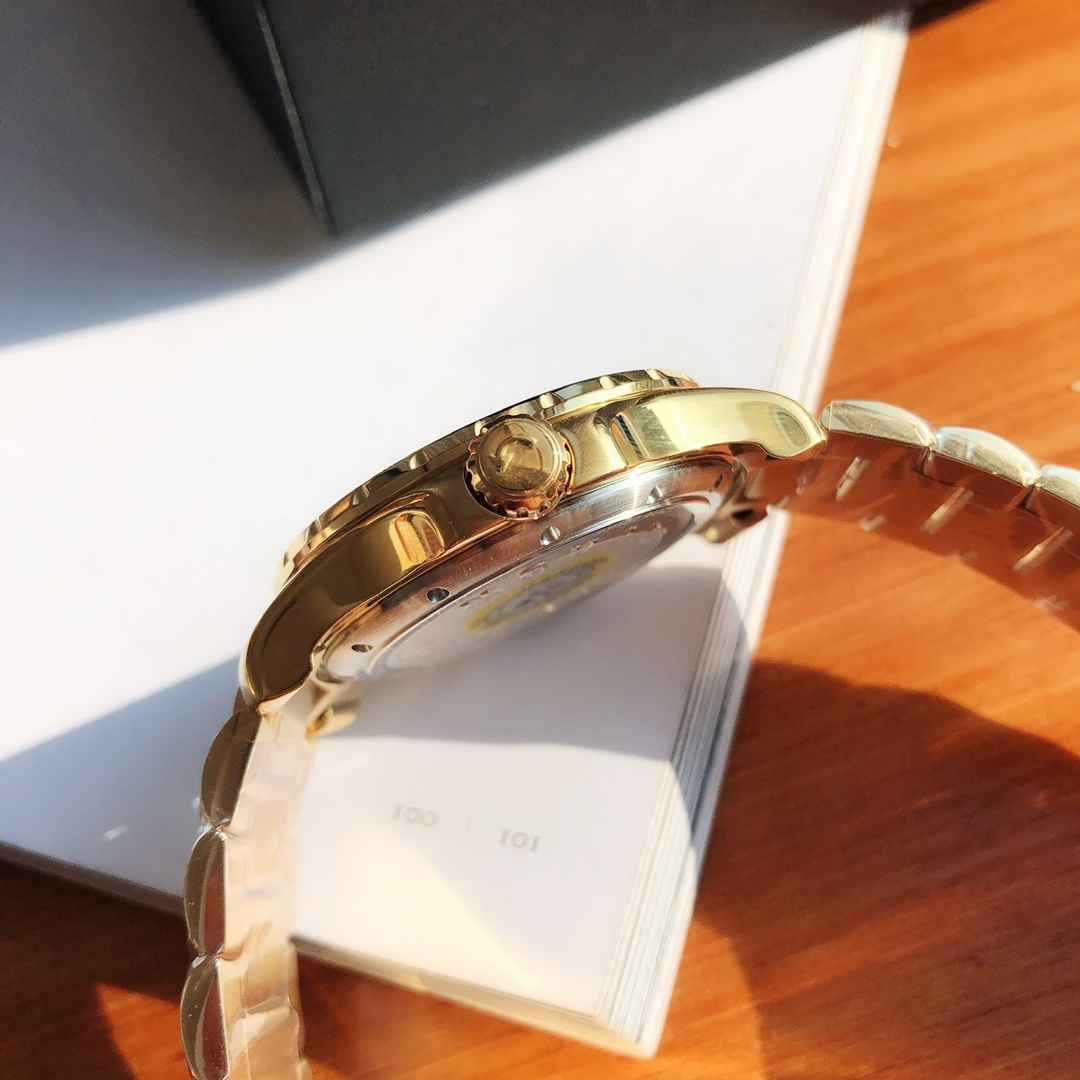 Movado Series800石英潛水夜光高仿腕錶-高仿錶 Movado Series800石英潛水夜光高仿腕錶-高仿錶