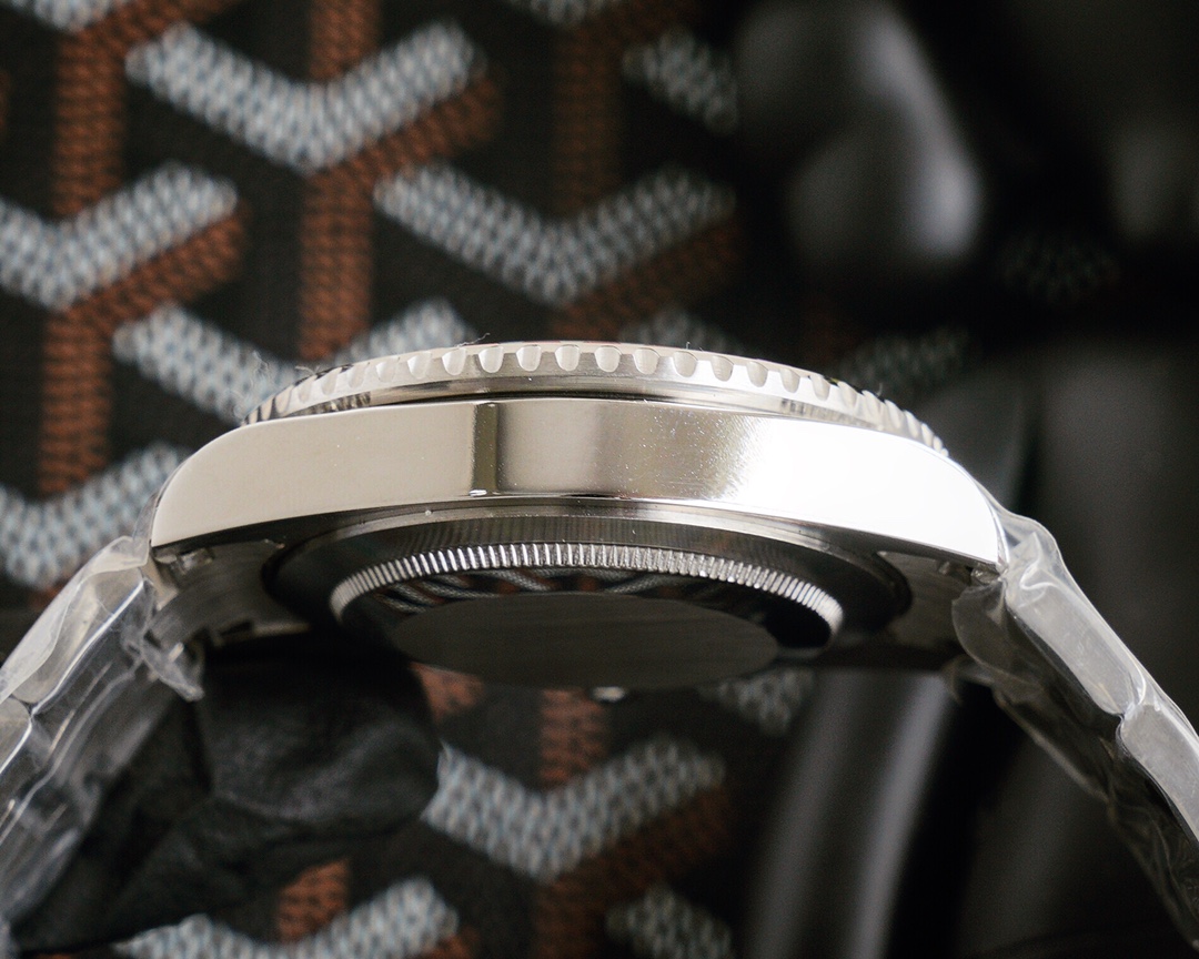 勞力士高仿錶頂級玩物同種材質最閃工藝潛航繫列水鬼作為原型-高仿錶